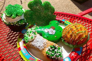 REVIEW! 6 ICONIC Disney World Treats Got a Makeover