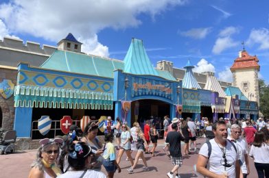 PHOTO REPORT: Magic Kingdom 7/16/21 (Flags & Roof Decor Removed From Peter Pan’s Flight, Long Lines, New Dooney & Bourke Sketch Styles, and More)