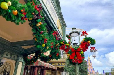 NEWS: Holiday Projections Are Returning to Disney World