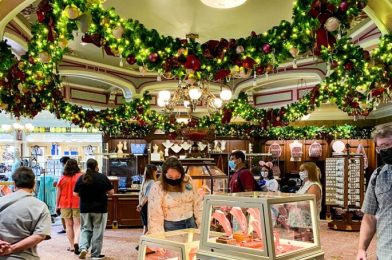 Visit These Two Shops in Disney World to Score a FREE Gift Soon!
