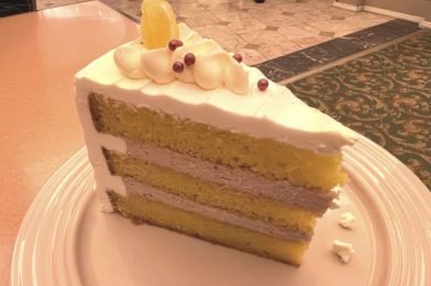 REVIEW: NEW Strawberry-Lemon Cake at Plaza Inn at Disneyland Park
