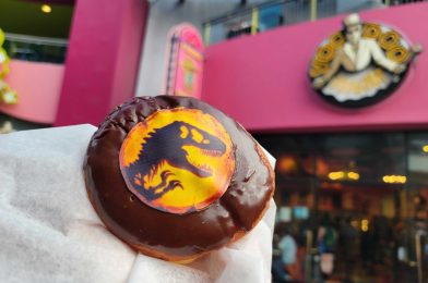 REVIEW: Jurassic Doughnut from Voodoo Doughnut at Universal CityWalk is a Delightful Take on a Classic