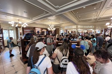 PHOTO REPORT: Magic Kingdom 7/27/22 (MagicBand+ Debuts to Mediocre Interest & Confused Guests, Vault Collection Merchandise, & More)