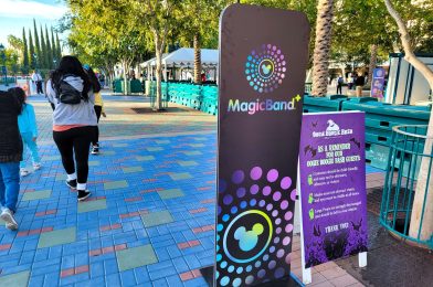 PHOTO REPORT: Disneyland Resort 10/26/22 (MagicBand+ Public Release, Ride Interactions, Glow with the Show, and the Last of the Halloween Nighttime Photography)