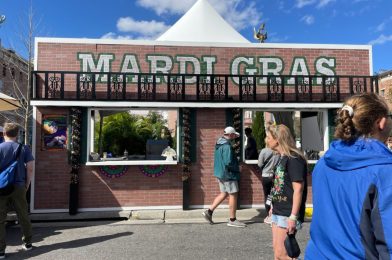 REVIEW: French Quarter King Cake & Beignets at Universal’s Mardi Gras: International Flavors of Carnaval 2023