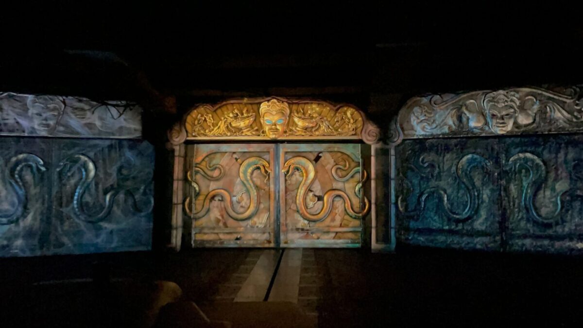 Indiana Jones Chambers Ride PHOTOS, VIDEO: Indiana Jones Adventure Returns with NEW Collapsing Cave ...
