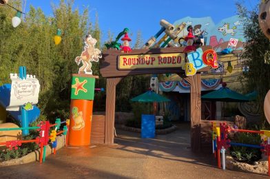 REVIEW: Trying Every Item at the New Roundup Rodeo BBQ in Toy Story Land at Disney’s Hollywood Studios