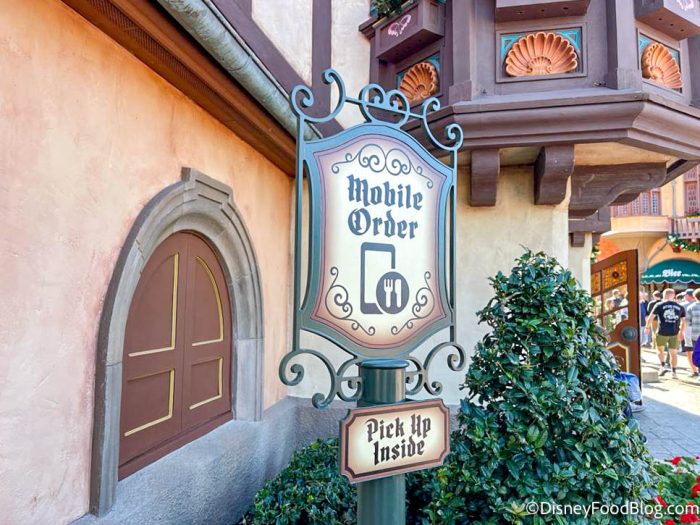 Why You DON’T Want To Use Mobile Order in Disney World - Disney by Mark