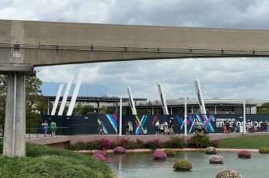 PHOTOS: CommuniCore Plaza Stage Support Poles Installed at EPCOT