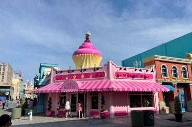 Awnings Added to Bake My Day in Minion Land at Universal Studios Florida
