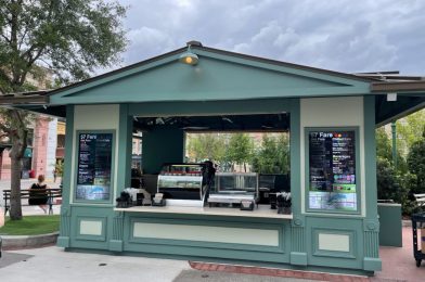 REVIEW: Apple Streusel Mousse, Chicken Empanadas, Gelato Cups, and More at 57 Fare and Avenue Eats in Universal Studios Florida
