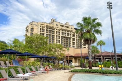REVIEW: Come With Us To Eat at the Pool Bar at Disney World’s FANCIEST Hotel