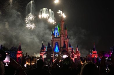 PHOTOS, VIDEO: Minnie’s Wonderful Christmastime Fireworks at Mickey’s Very Merry Christmas Party 2023 in Magic Kingdom