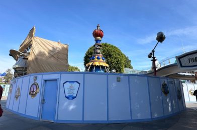 PHOTOS: Astro Orbitor Central Column Repainted and Reinstalled at Disneyland