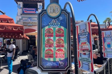 REVIEW: Woody Woodpecker BBQ Burger and Chilly Willy Snowball for the 60th Anniversary of the Studio Tour