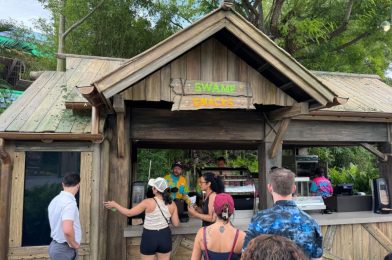 REVIEW: New Shrekzel, Swamp Dogs, Waffle Sandwiches, and More at DreamWorks Land in Universal Studios Florida